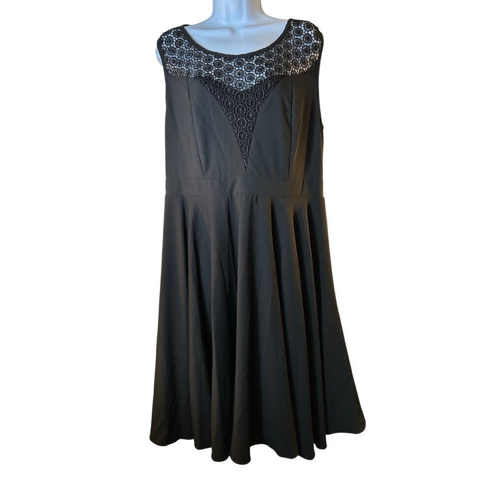 CITY CHIC Woman’s Cocktail/Party Dress with Lace Detail / Size: S-16